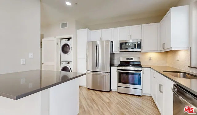 $4,929 | 6280 West 3rd Street, Unit 4337, Los Angeles, CA 90036