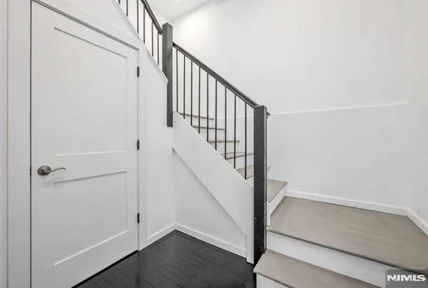 $1,950 | 172 West Madison Avenue, Unit 2, Dumont, NJ 07628