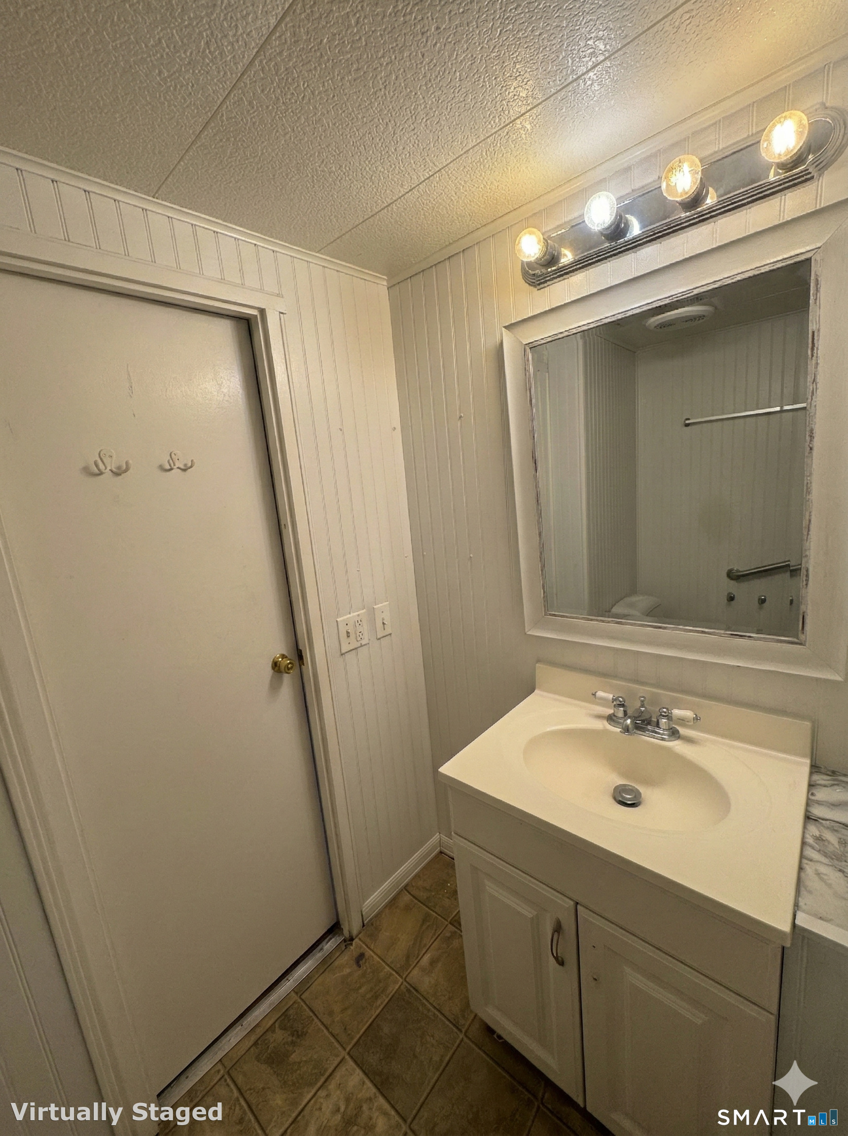 2 Montauk Road East Hartford, CT 06118 - Photo 7 of 9