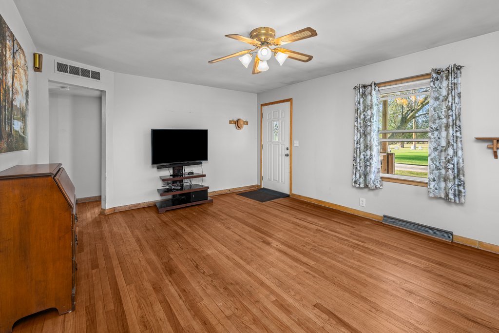 416 Payson Street Kewanee, IL 61443 - Photo 5 of 32