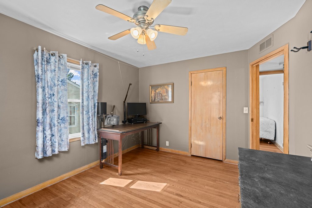 416 Payson Street Kewanee, IL 61443 - Photo 9 of 32