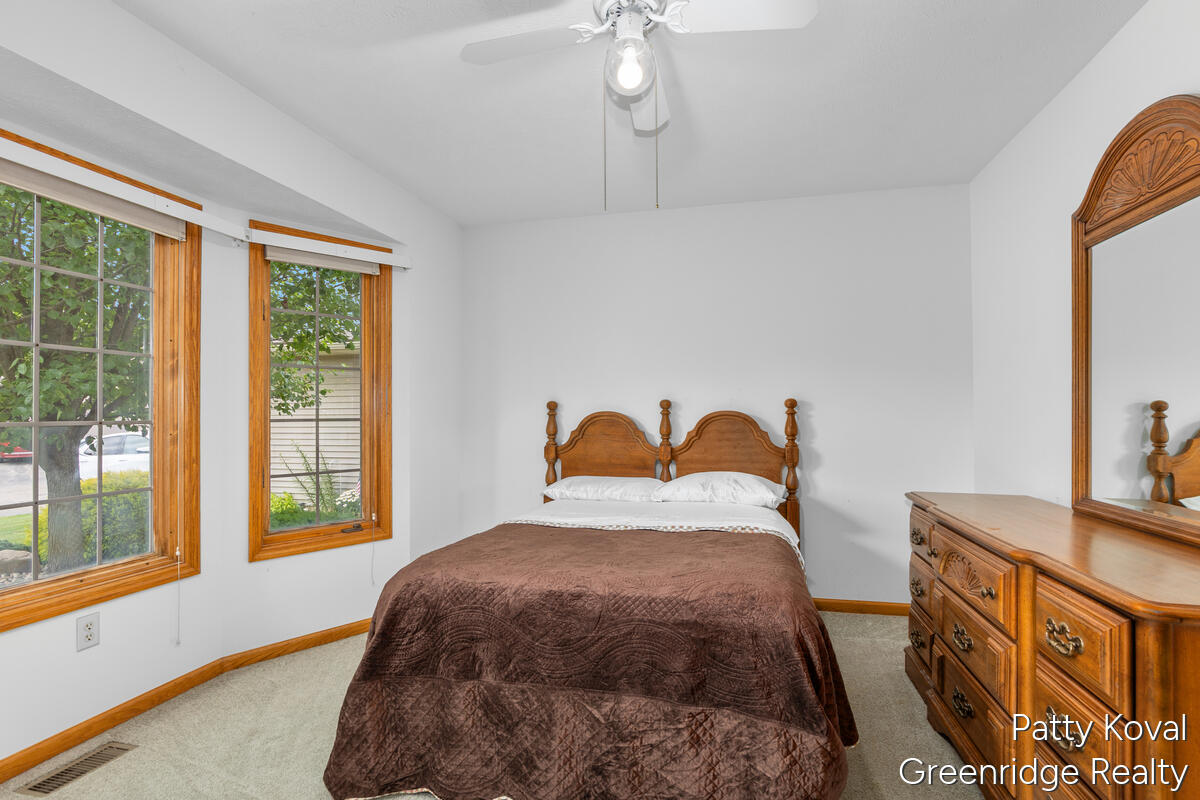 447 Falcon Drive Wayland, MI 49348 - Photo 14 of 30 Bed 2 view 2