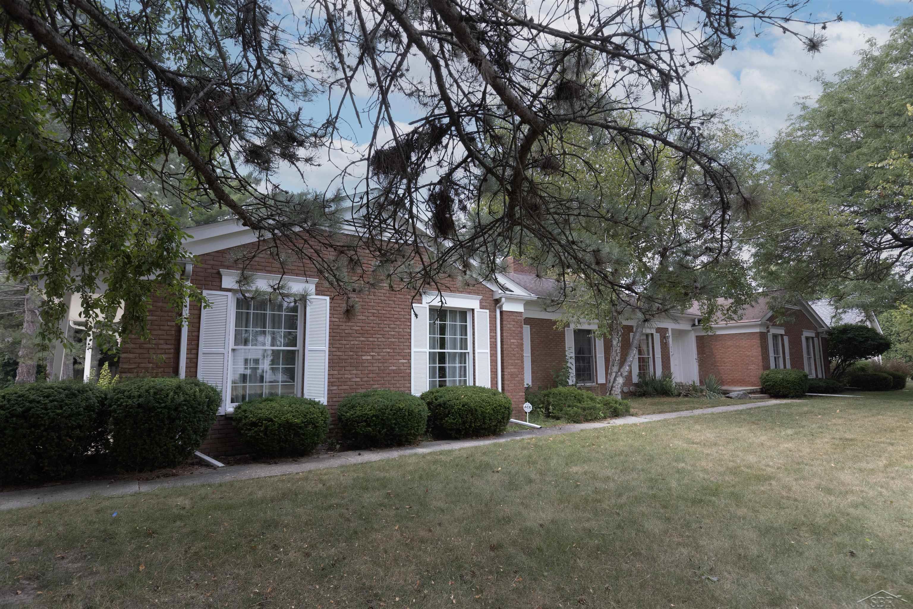 1019 Hemmeter Road Saginaw, MI 48638 - Photo 3 of 48