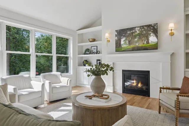 $1,769,000 | 804 Great Oaks Trail, Eagan, MN 55123