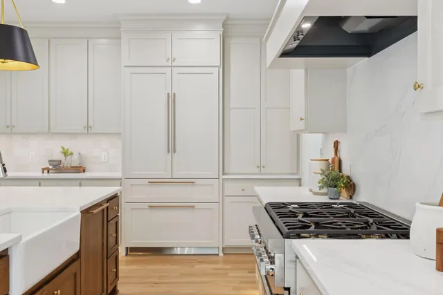 $1,769,000 | 804 Great Oaks Trail, Eagan, MN 55123