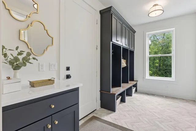 $1,769,000 | 804 Great Oaks Trail, Eagan, MN 55123