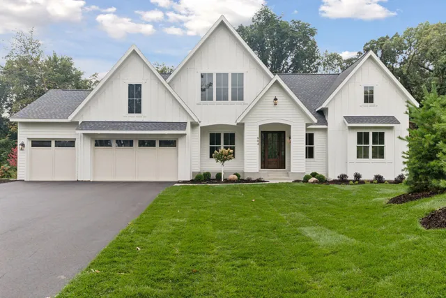 $1,769,000 | 804 Great Oaks Trail, Eagan, MN 55123