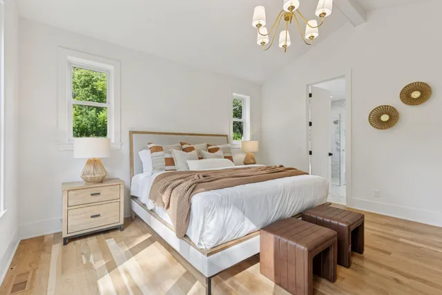 $1,769,000 | 804 Great Oaks Trail, Eagan, MN 55123