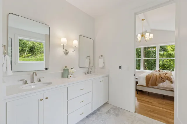 $1,769,000 | 804 Great Oaks Trail, Eagan, MN 55123