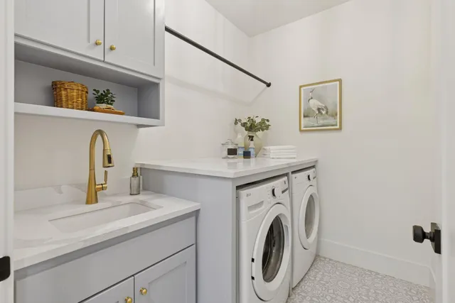 $1,769,000 | 804 Great Oaks Trail, Eagan, MN 55123