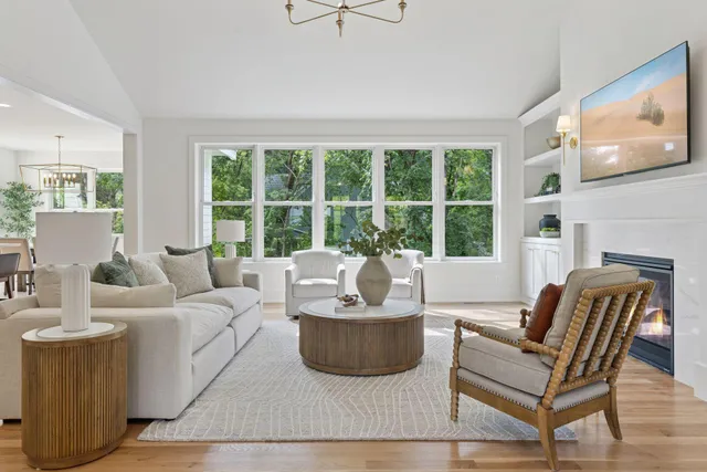 $1,769,000 | 804 Great Oaks Trail, Eagan, MN 55123