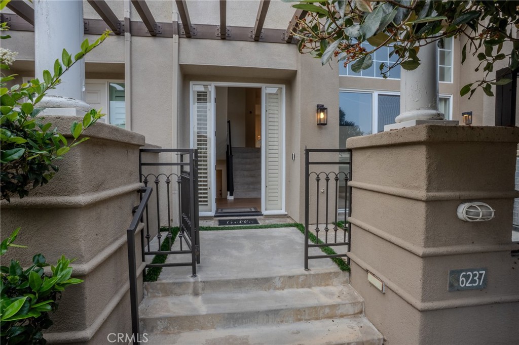 6237 Surfcove Circle Huntington Beach, CA 92648 - Photo 4 of 34