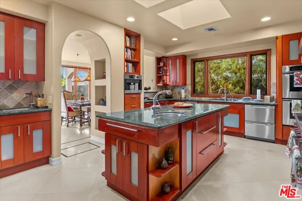 $39,995 | 1740 Carla Ridge, Beverly Hills, CA 90210