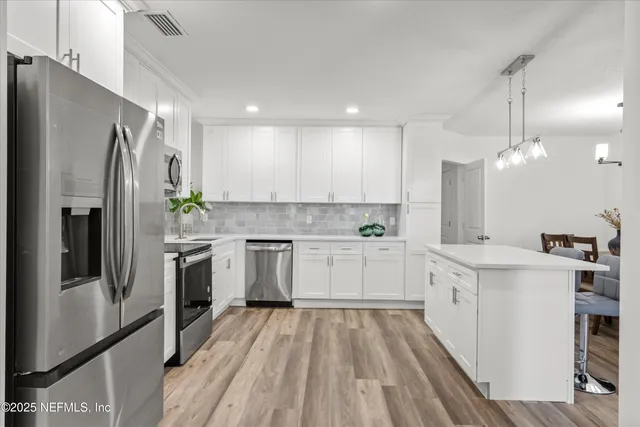 $1,600 | 805 Garth Avenue, Jacksonville, FL 32205