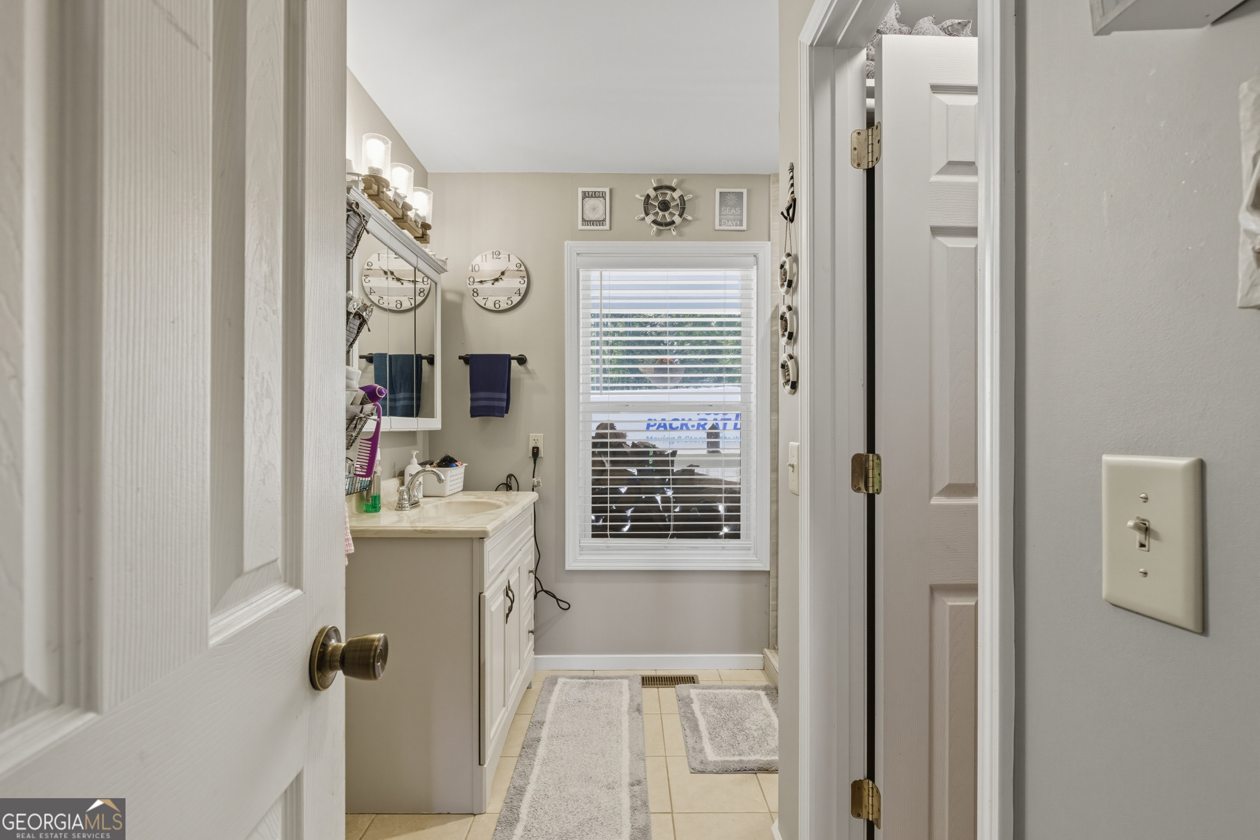 1947 Ivy Mountain Road Clarkesville, GA 30523 - Photo 18 of 48 a view of bathroom with a bath tub and shower