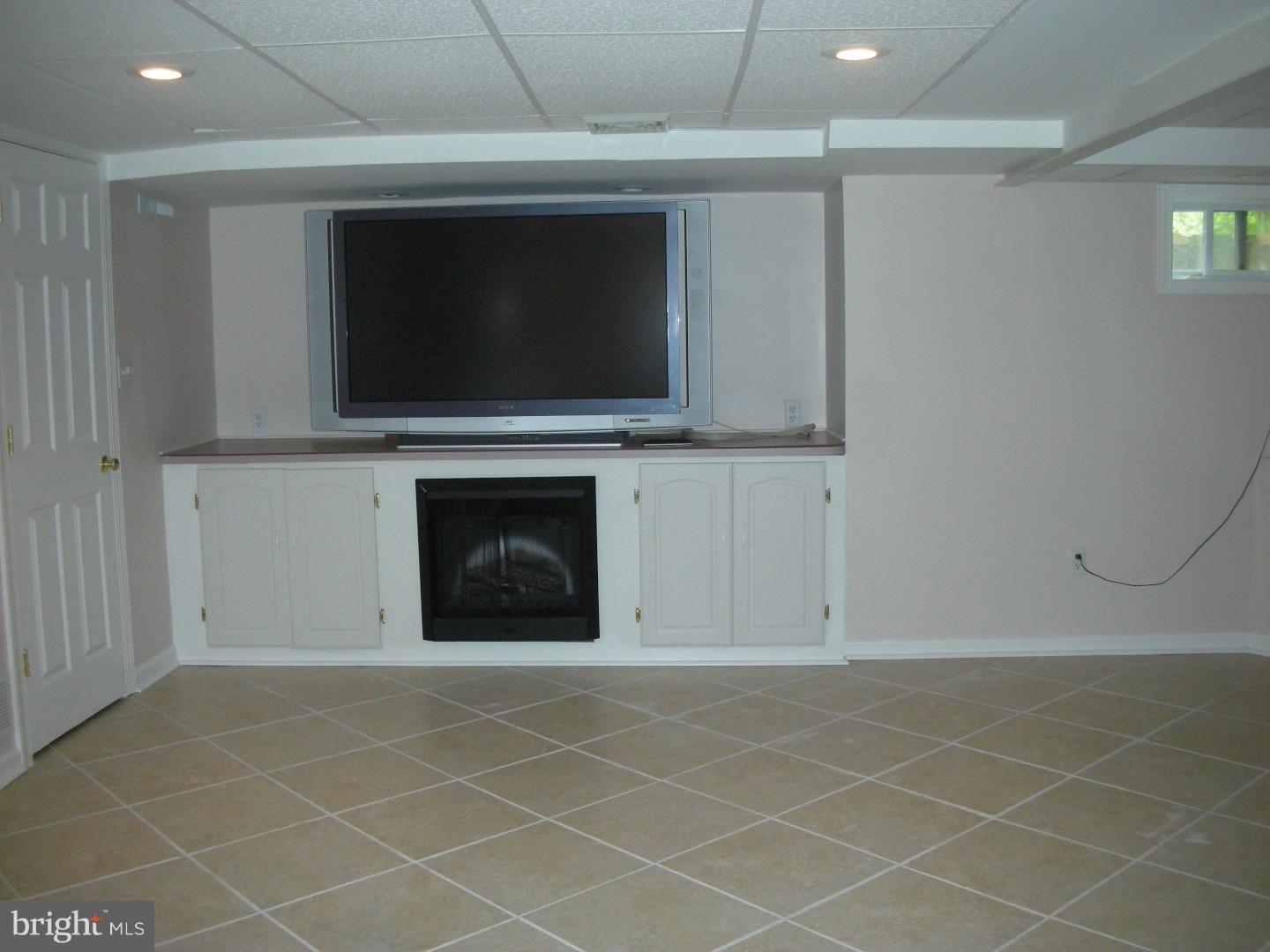 1228 Dell Road Norristown, PA 19403 - Photo 13 of 25 Gallery Image 13