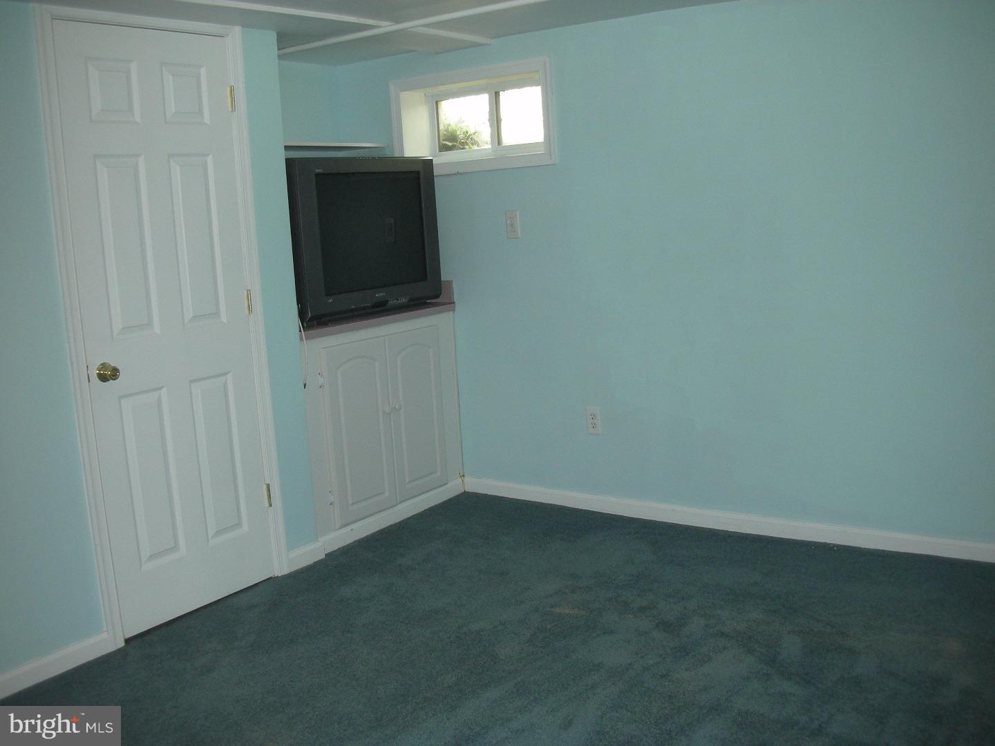 1228 Dell Road Norristown, PA 19403 - Photo 15 of 25 Gallery Image 15