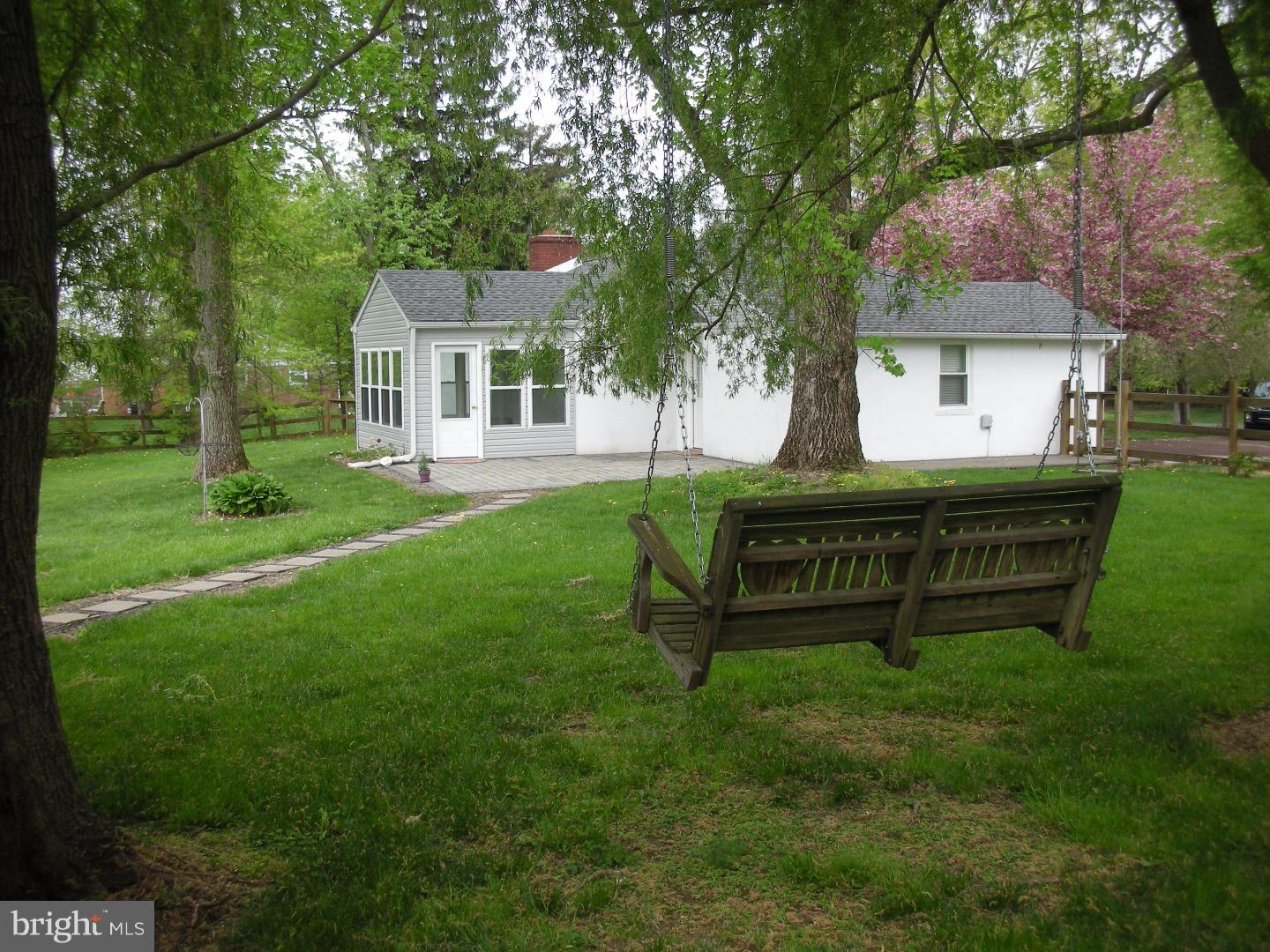 1228 Dell Road Norristown, PA 19403 - Photo 5 of 25 Gallery Image 5