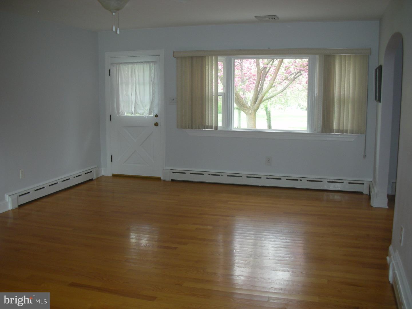 1228 Dell Road Norristown, PA 19403 - Photo 9 of 25 Gallery Image 9