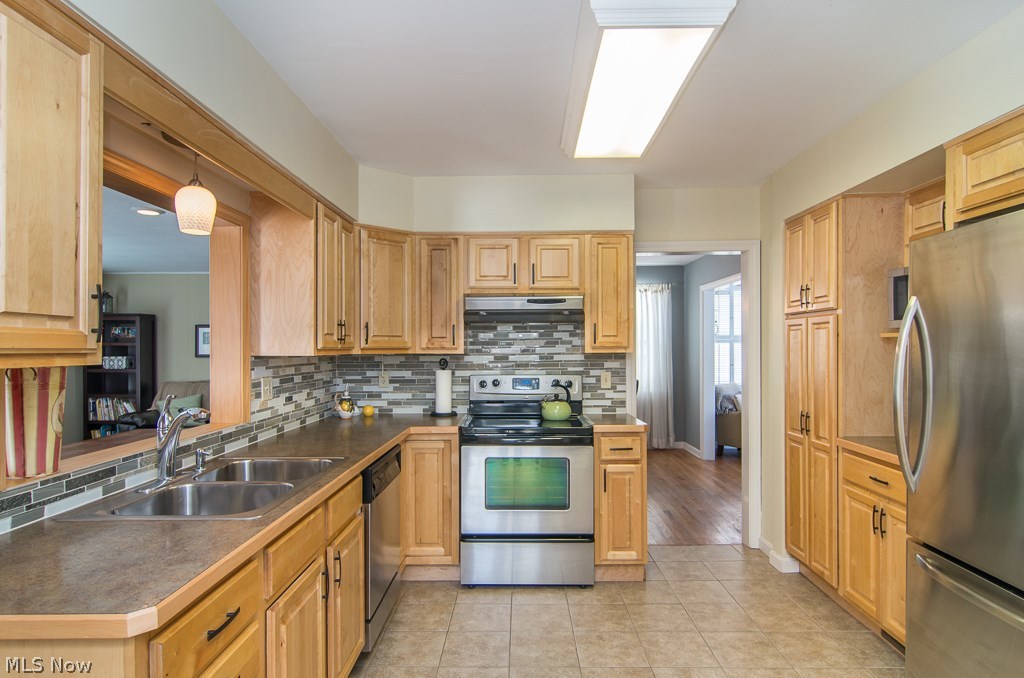 4234 Silsby Road University Heights, OH 44118 - Photo 6 of 25 Gallery Image 6