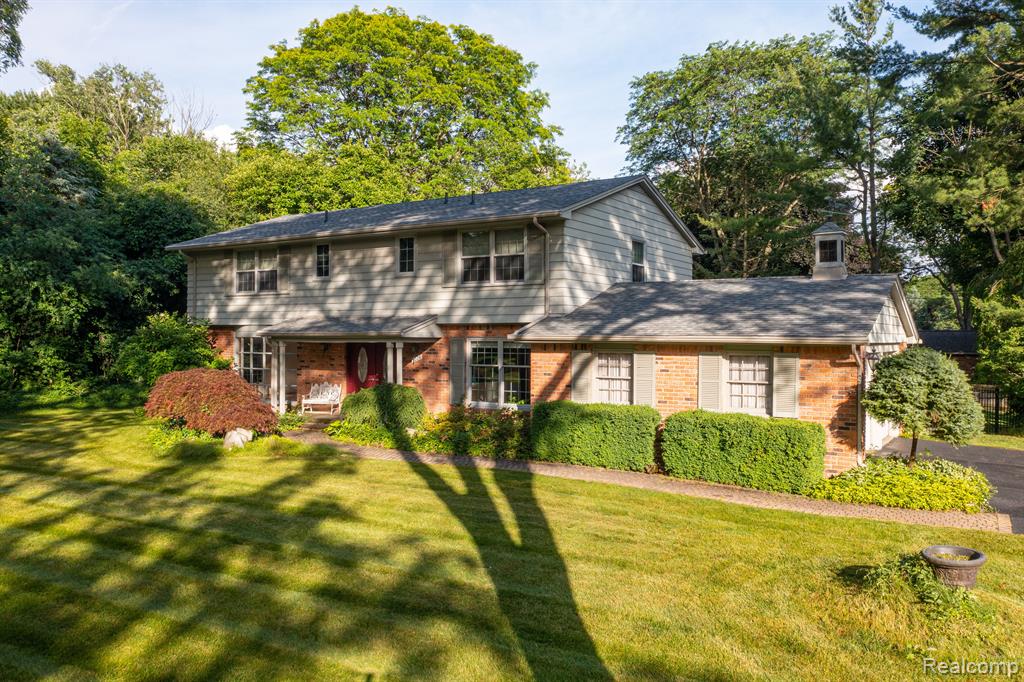 1024 Rock Spring Road Bloomfield Hills, MI 48304 - Photo 3 of 47