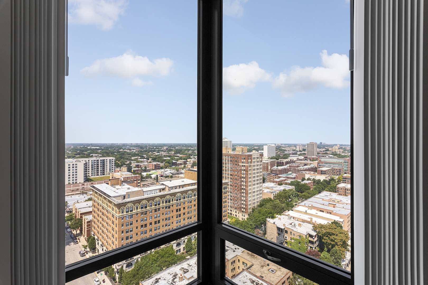 6166 North Sheridan Road, Unit 22B Chicago, IL 60660 - Photo 11 of 18 a view of sky from window