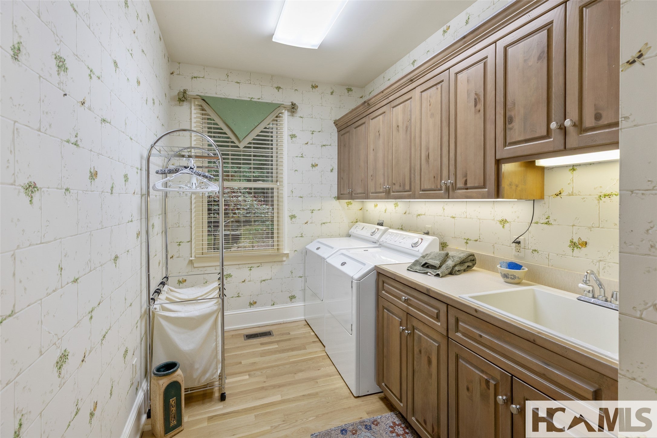 2130 Falcon Ridge Highlands, NC 28741 - Photo 59 of 94 Main Level Full Laundry Room