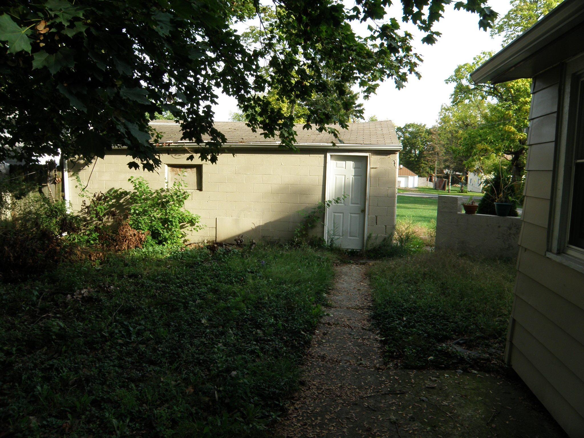 2053 East Cooke Road Columbus, OH 43224 - Photo 3 of 3