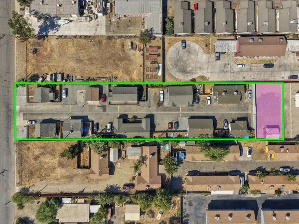 $1,800,000 | 636 East Roosevelt Avenue, Visalia, CA 93292
