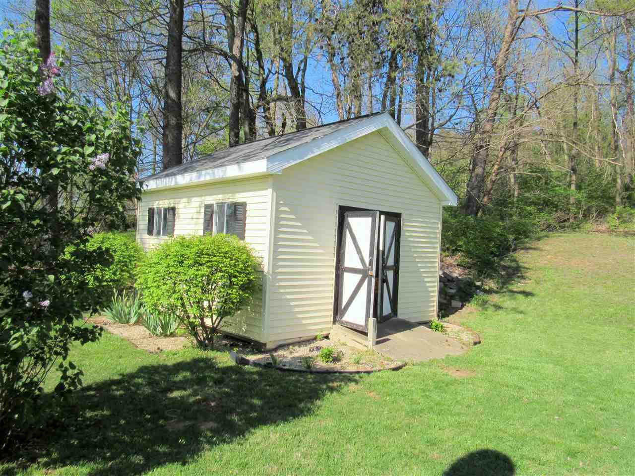 800 North Hartstrait Road Bloomington, IN 47404 - Photo 14 of 15 Gallery Image 14