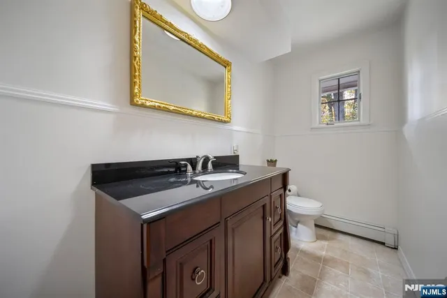 $915,000 | 564 Route 208, Franklin Lakes, NJ 07417