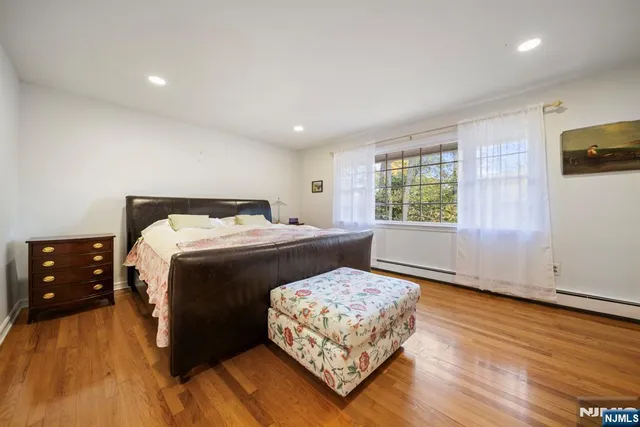 $915,000 | 564 Route 208, Franklin Lakes, NJ 07417