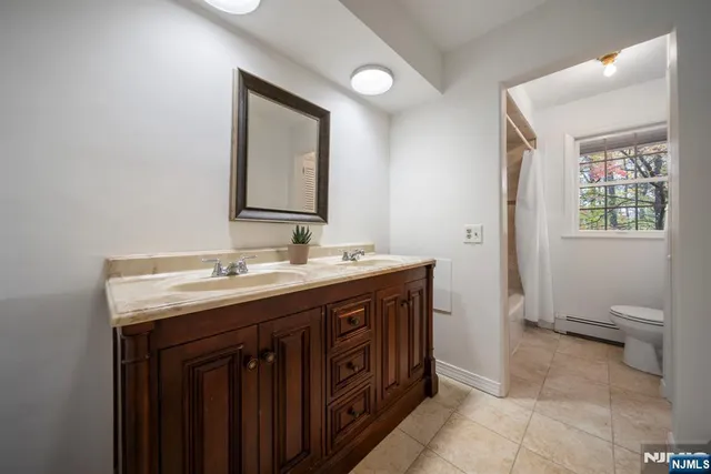 $915,000 | 564 Route 208, Franklin Lakes, NJ 07417