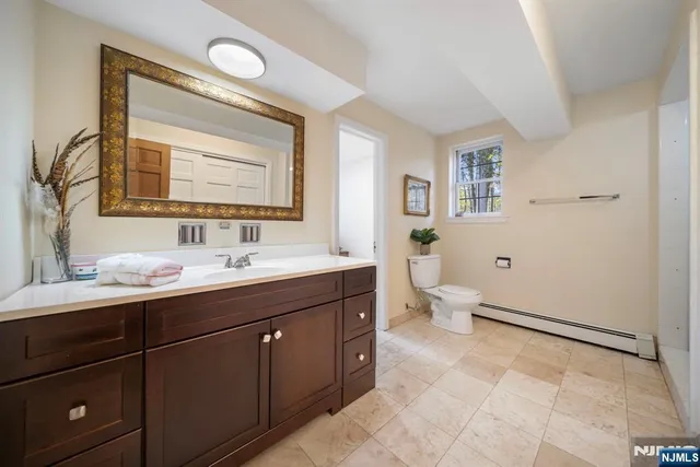 $915,000 | 564 Route 208, Franklin Lakes, NJ 07417