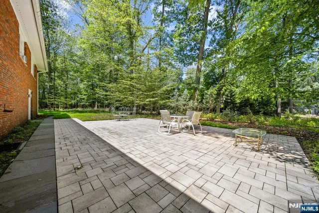 $915,000 | 564 Route 208, Franklin Lakes, NJ 07417