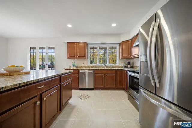 $915,000 | 564 Route 208, Franklin Lakes, NJ 07417