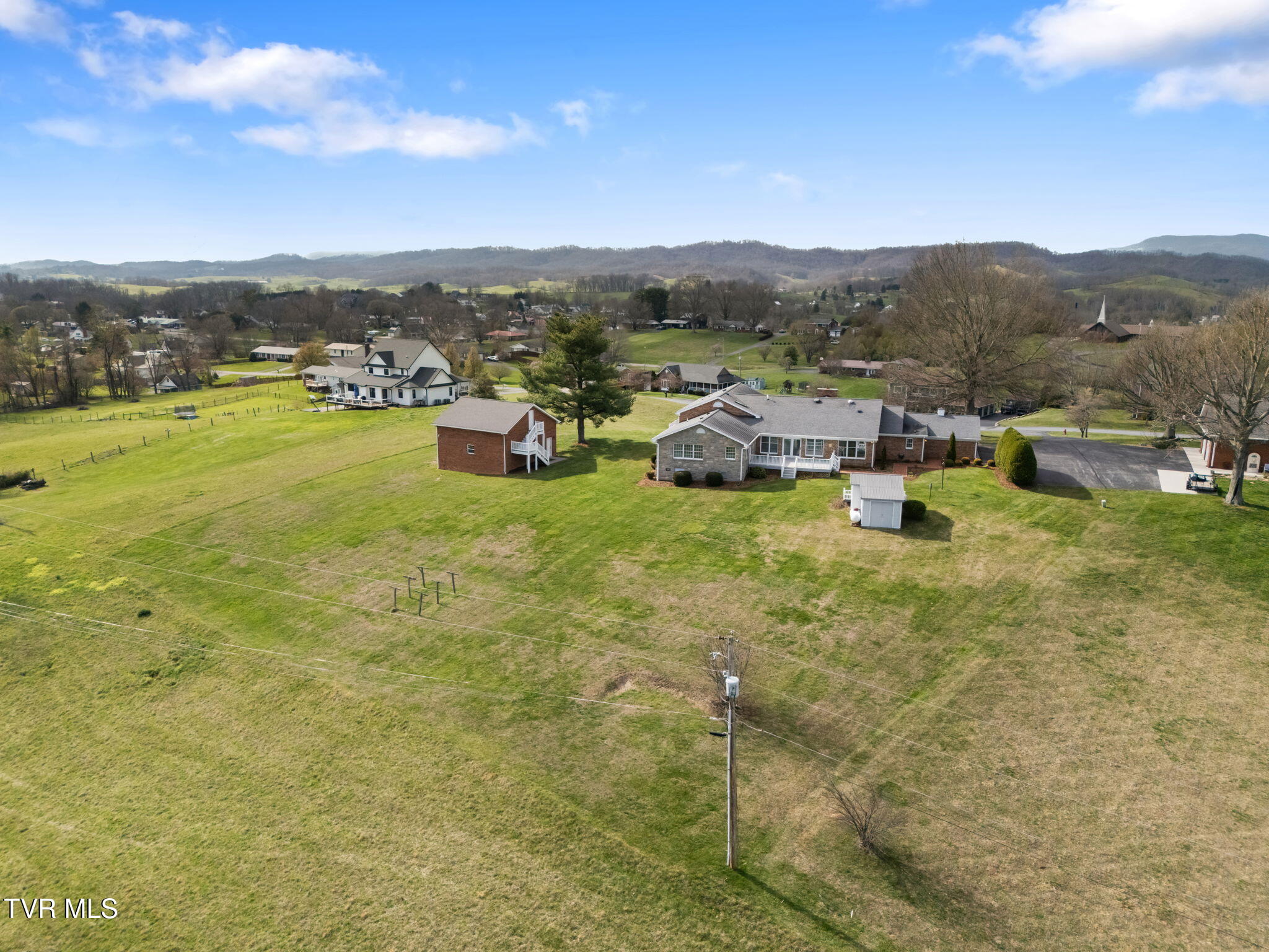 12084 Tanglewood Drive Glade Spring, VA 24340 - Photo 11 of 111 14-web-or-mls-12084-tanglewood-dr