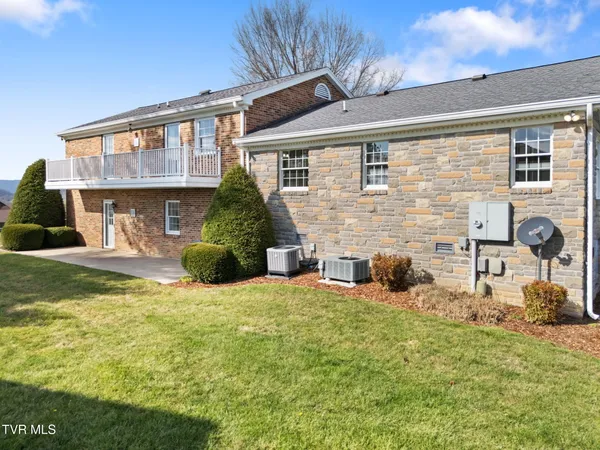 $799,000 | 12084 Tanglewood Drive, Glade Spring, VA 24340