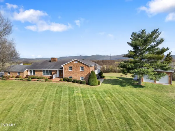 $799,000 | 12084 Tanglewood Drive, Glade Spring, VA 24340