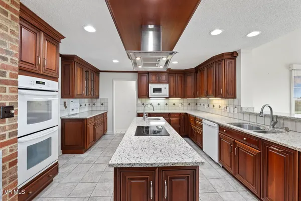 $799,000 | 12084 Tanglewood Drive, Glade Spring, VA 24340