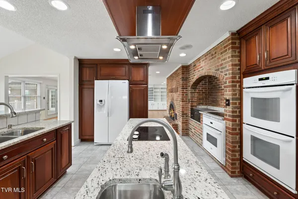 $799,000 | 12084 Tanglewood Drive, Glade Spring, VA 24340