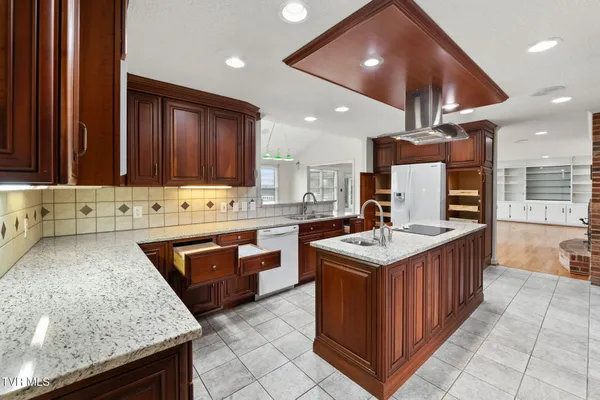 $799,000 | 12084 Tanglewood Drive, Glade Spring, VA 24340