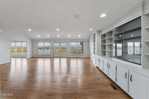$799,000 | 12084 Tanglewood Drive, Glade Spring, VA 24340
