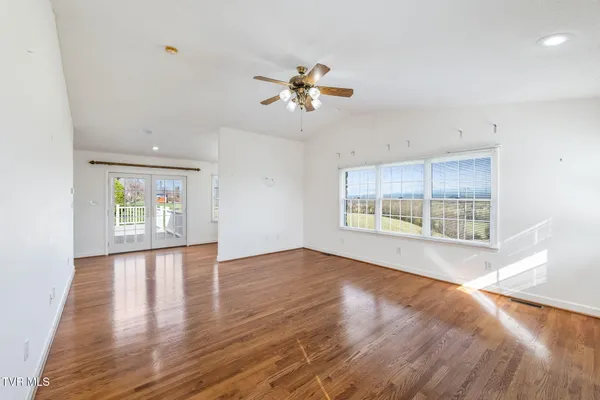 $799,000 | 12084 Tanglewood Drive, Glade Spring, VA 24340