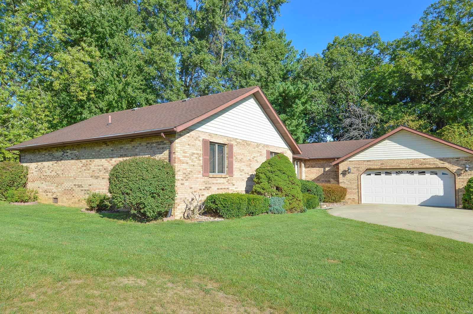4 Sundew Court Belleville, IL 62221 - Photo 7 of 40 Gallery Image 7