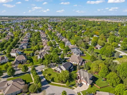 $685,000 | 26407 Silverleaf Drive, Plainfield, IL 60585