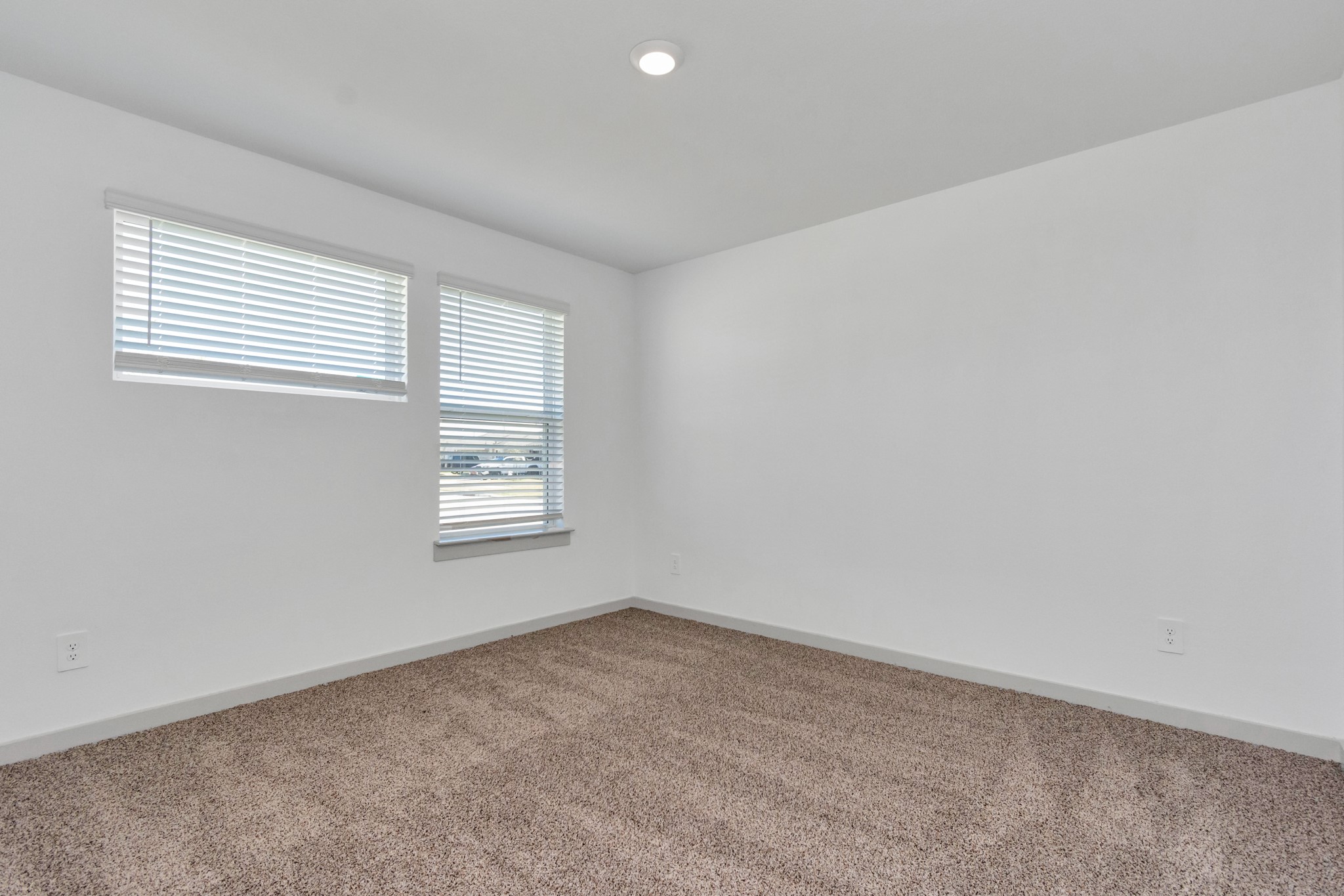 10626 Watershed Drive Rosharon, TX 77583 - Photo 14 of 42 an empty room with a window