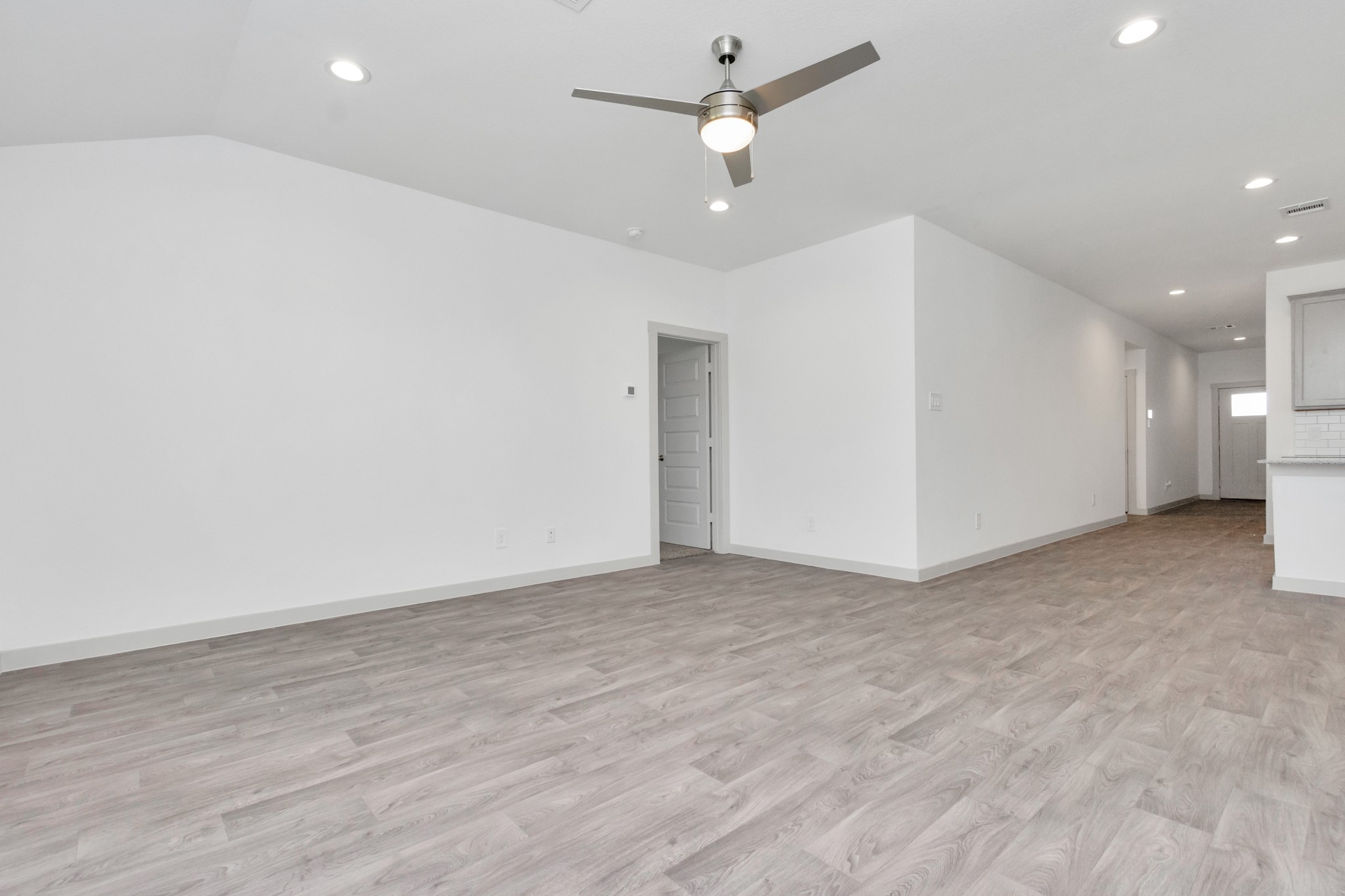10626 Watershed Drive Rosharon, TX 77583 - Photo 32 of 42 an empty room with fan and a ceiling fan
