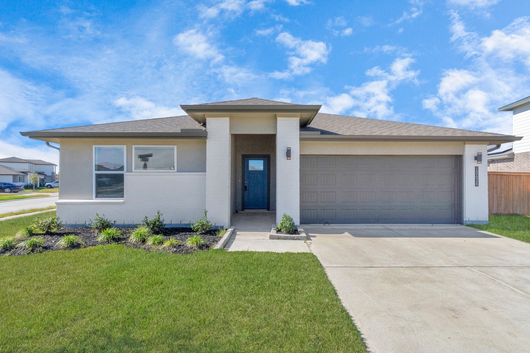 10626 Watershed Drive Rosharon, TX 77583 - Photo 9 of 42 a front view of house with yard