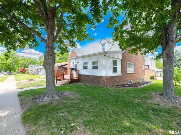 $190,000 | 1013 Illinois Street, Pekin, IL 61554